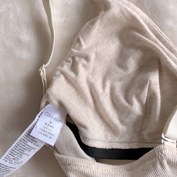 NWT Calvin Klein Triangle Bralette Size Medium - Picture 4 of 4